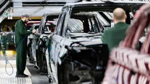 Jaguar Land Rover Vendor Network Staff Reportedly Told to Apply for Government Benefits, Union States