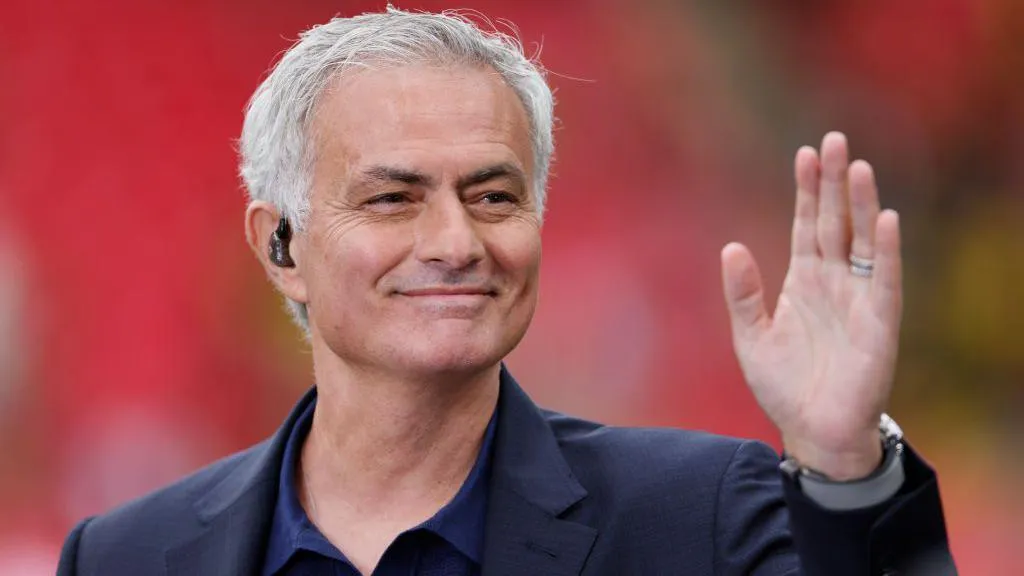 Which person would say not to this Portuguese giant? - The Special One touches down for talks