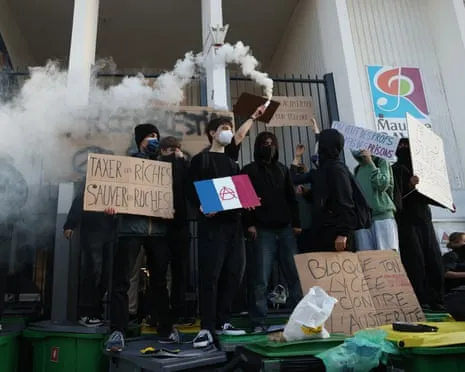 Recently Appointed France's PM Under Intense Pressure as Nationwide Strikes Paralyze Education and Transportation