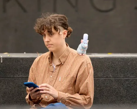 Folks give me a wide berth’: My weird seven days of donning shoulder toys